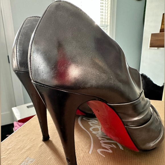 Christian Louboutin - gunmetal grey ankle bootie sz41 - Picture 4 of 6